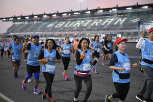 BIB: 50165
                            <button type="button" onclick="openModal(10463301)" class="btn btn-primary btn-sm float-right btn-popup" data-toggle="modal" data-target=".modal-high-quality">
                        <i class="fas fa-shopping-cart"></i> Add to Cart
                    </button>
                                            <button type="button" onclick="isThisMe(10463301, true)" class="btn btn-success btn-sm float-right btn-popup btn-isme hidden" data-toggle="tooltip" data-placement="bottom" title="นี่คือรูปของคุณใช่ไหม คลิกที่นี่เพื่อเอาเข้าอัลบั้ม">
                        <i class="fas fa-plus"></i> Add to album
                    </button>
                    <button type="button" onclick="isThisMe(10463301, false)" class="btn btn-warning btn-sm float-right btn-popup btn-isnotme hidden">
                        <i class="fas fa-ban"></i> Remove from album
                    </button>